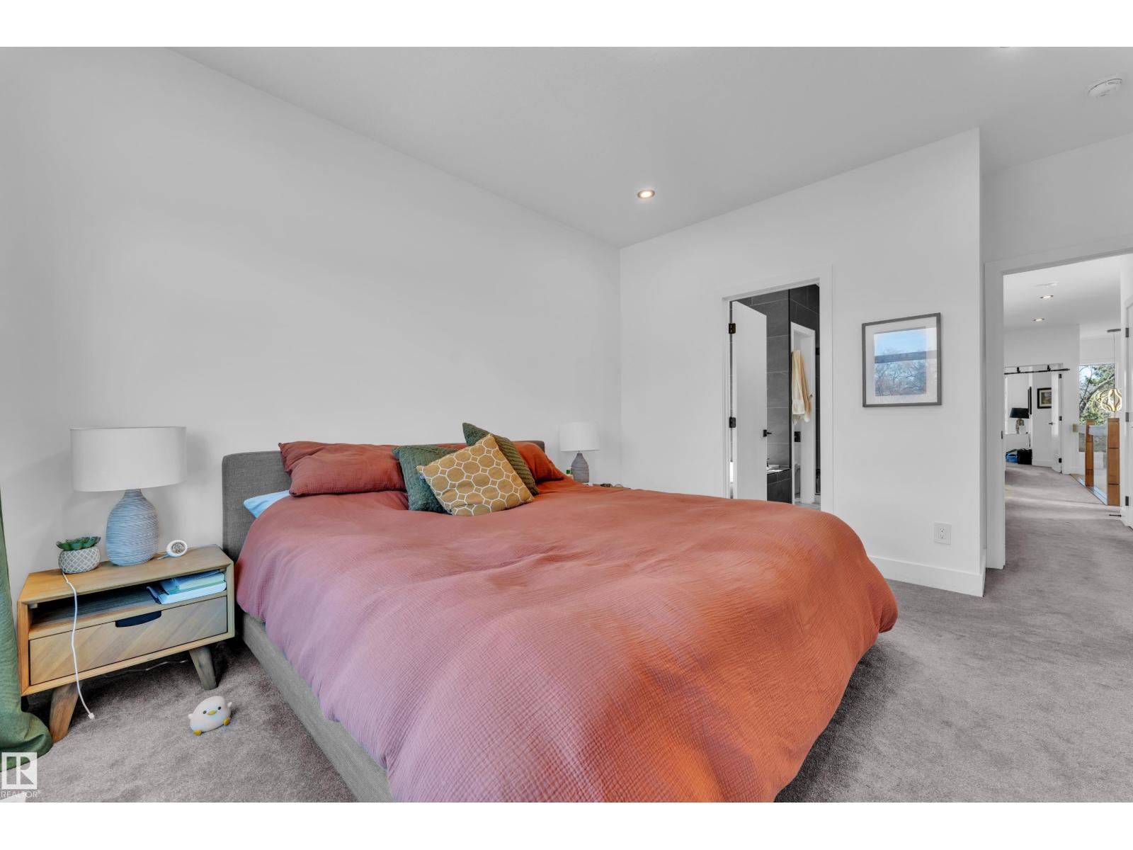 10227 146 ST NW - 37
