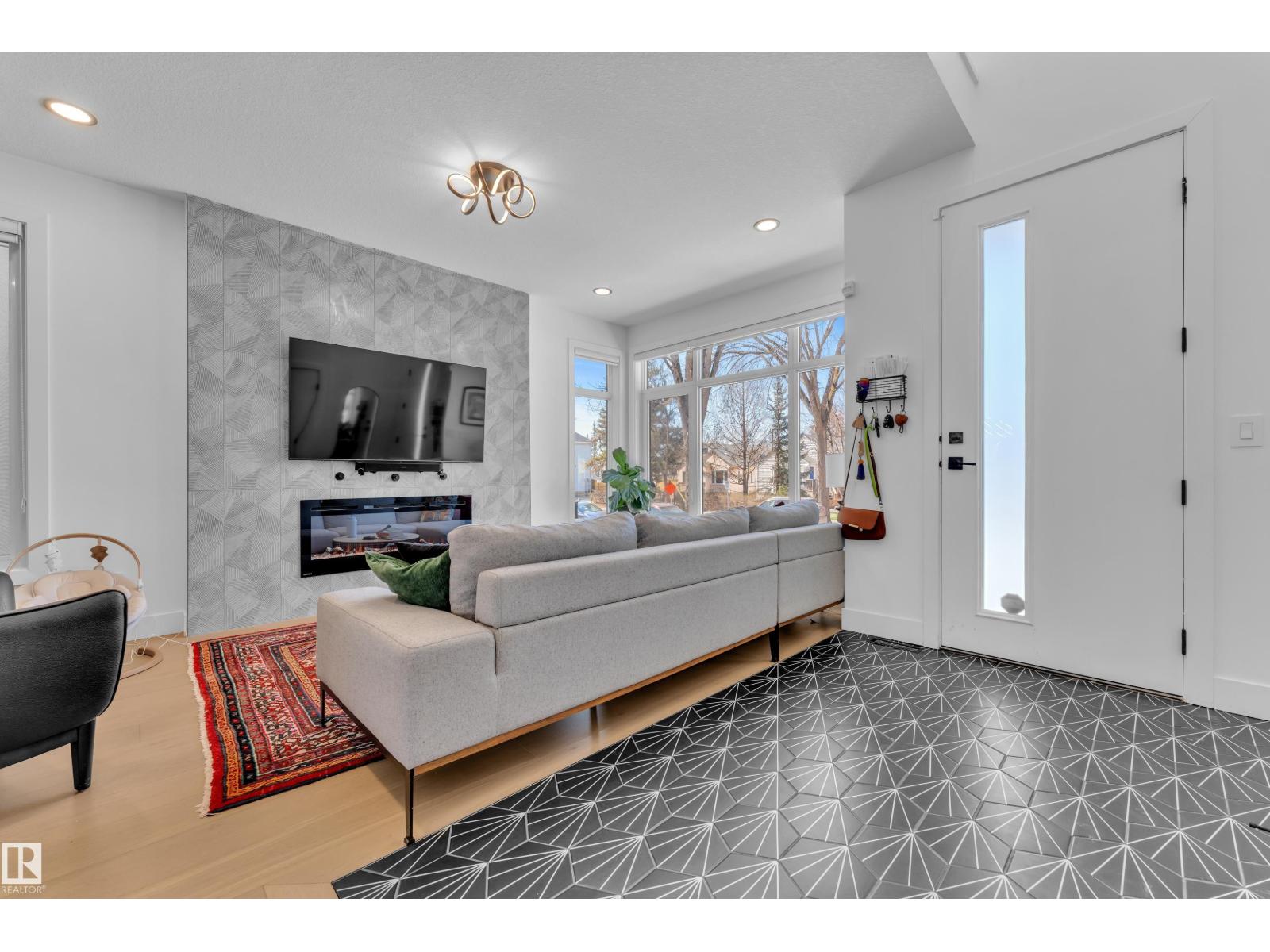 10227 146 ST NW - 15