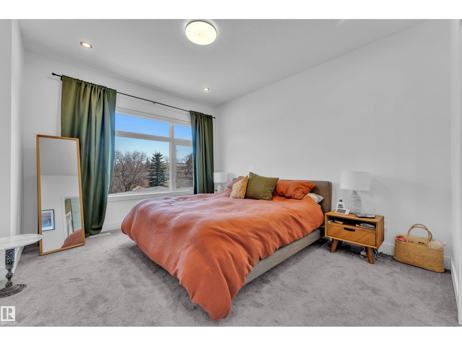 10227 146 ST NW - 35