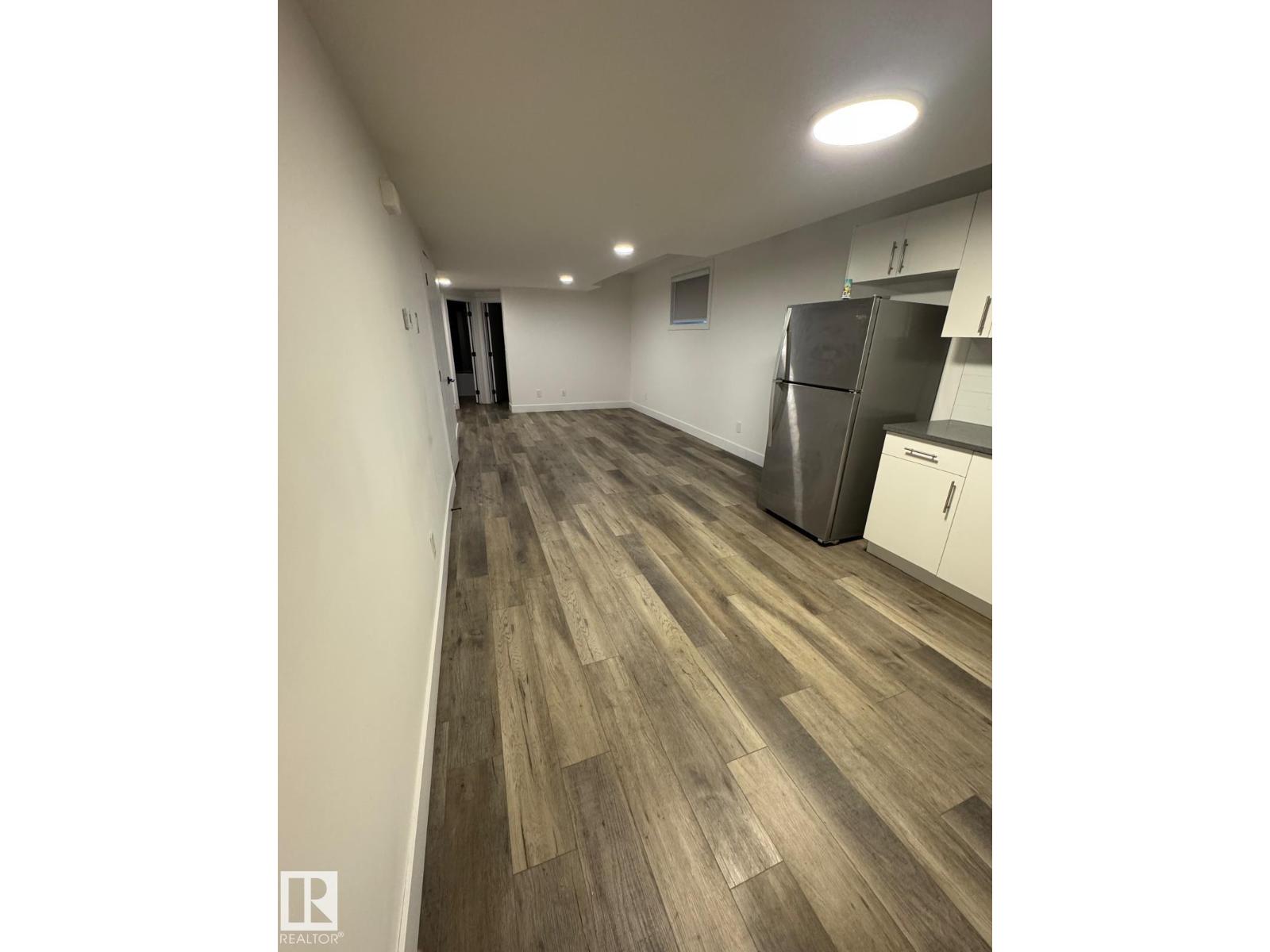 10227 146 ST NW - 60
