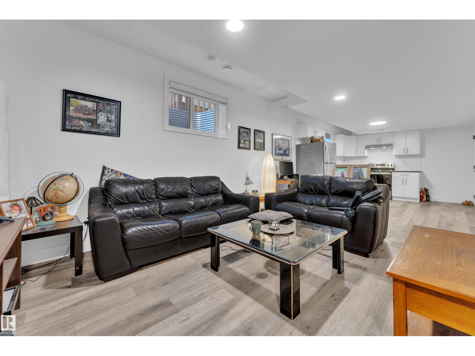 10227 146 ST NW - 54