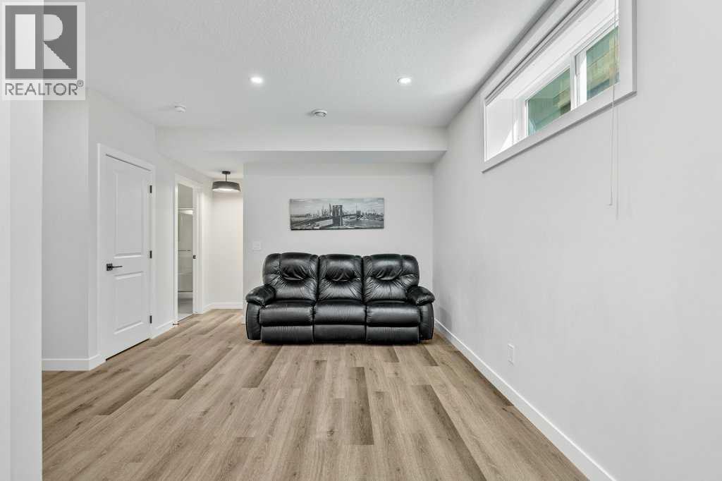 8 Bergamot Street - 30