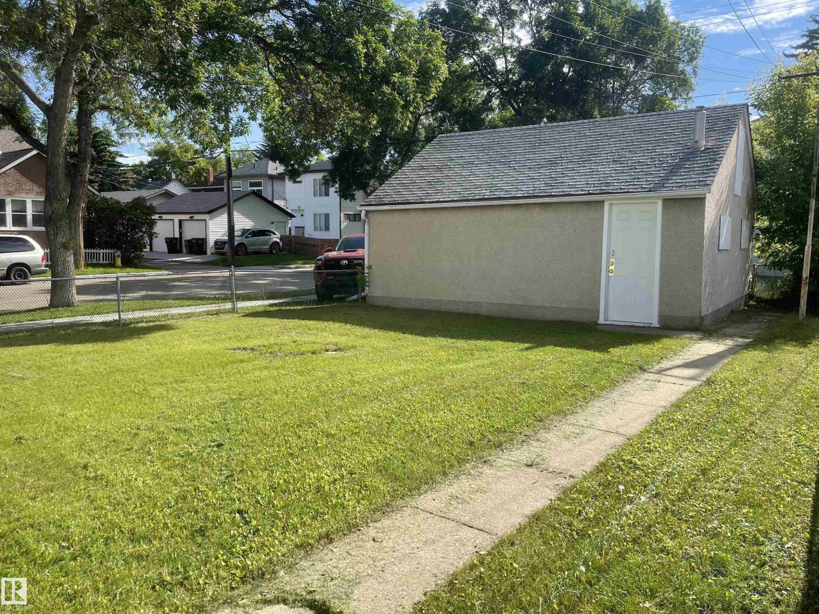 11161 96 ST NW - 39