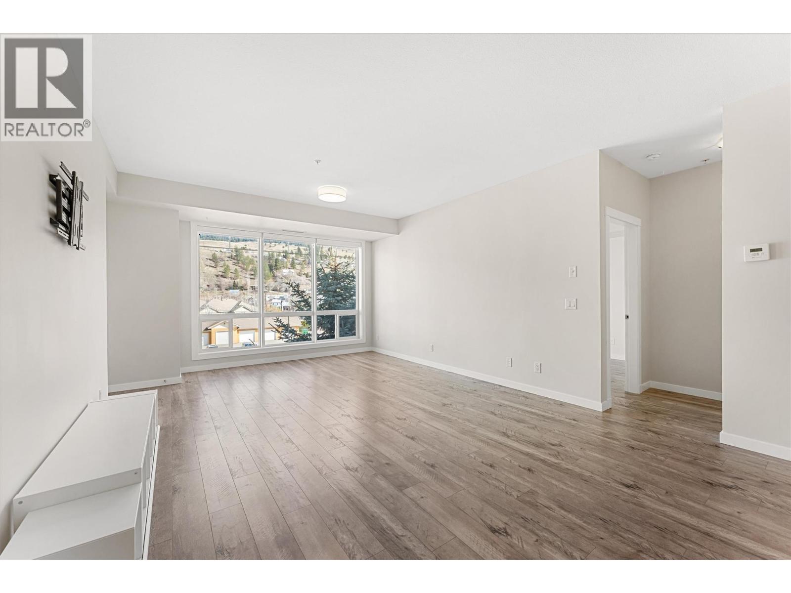 #303 3550 Woodsdale Road - 7