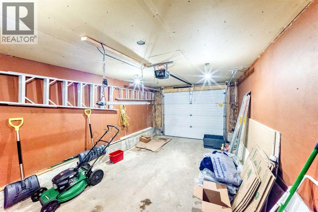 2121 Westview Crescent — photo 30