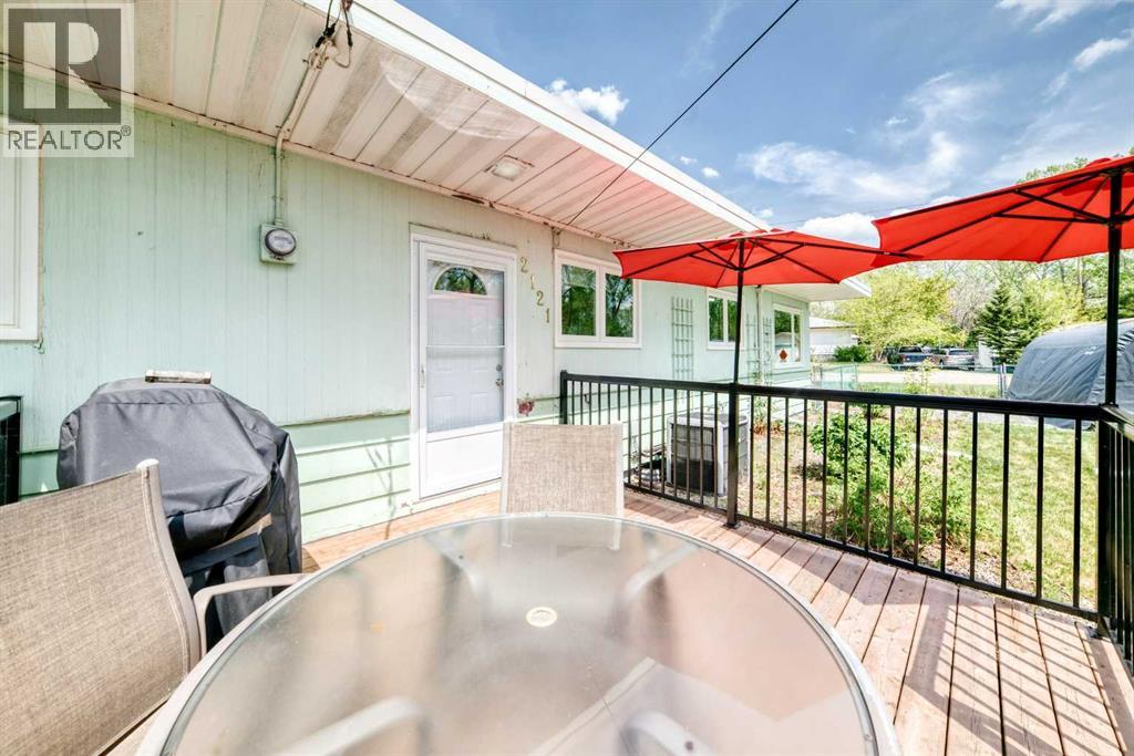 2121 Westview Crescent — photo 33