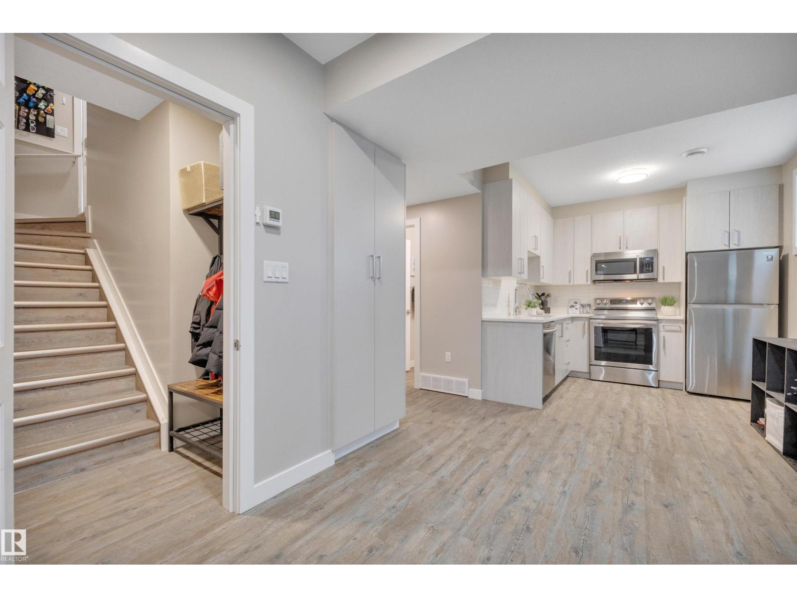 3808 45 AV — photo 46