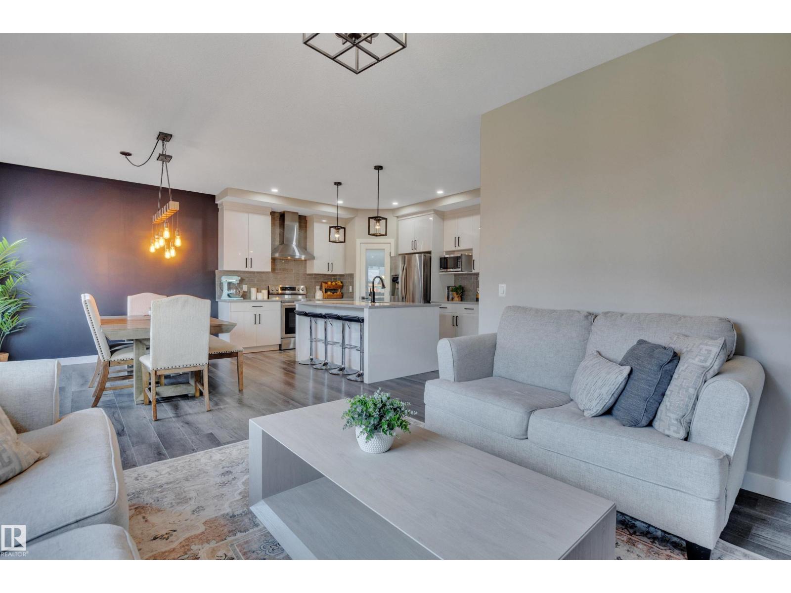 3808 45 AV — photo 11
