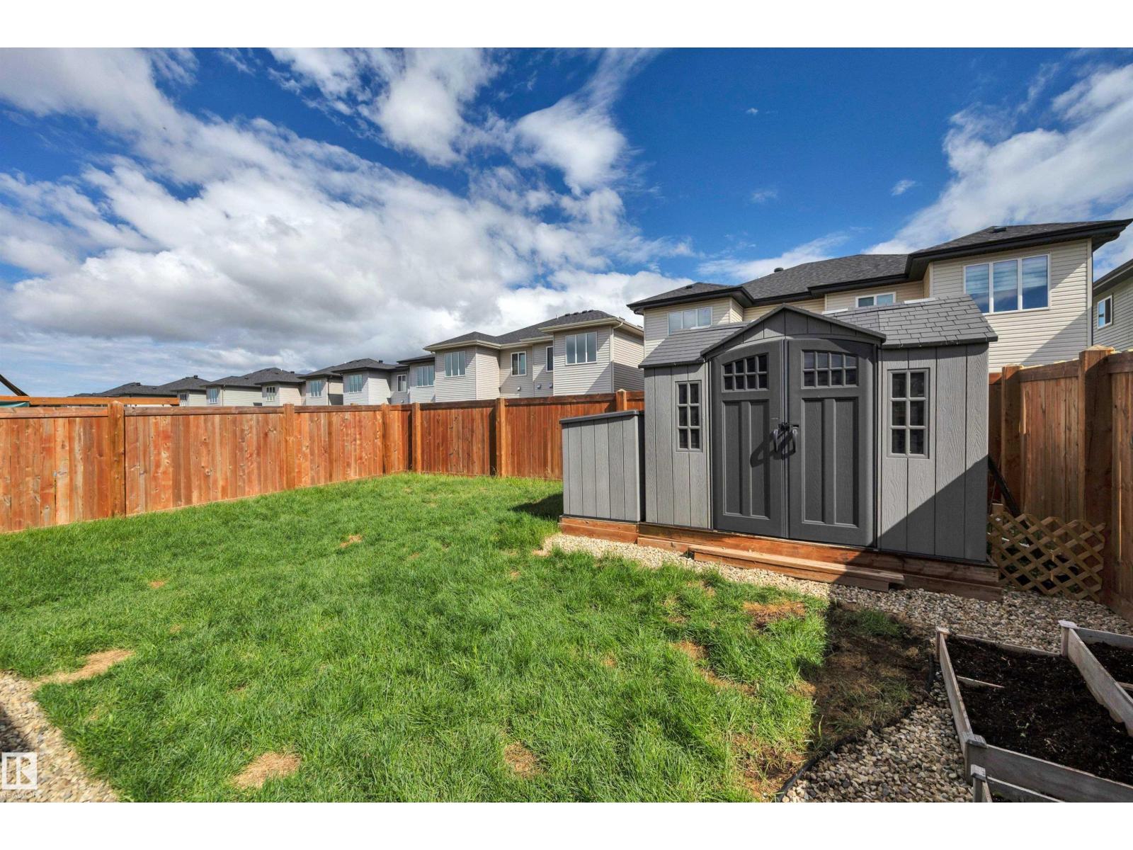 3808 45 AV — photo 58
