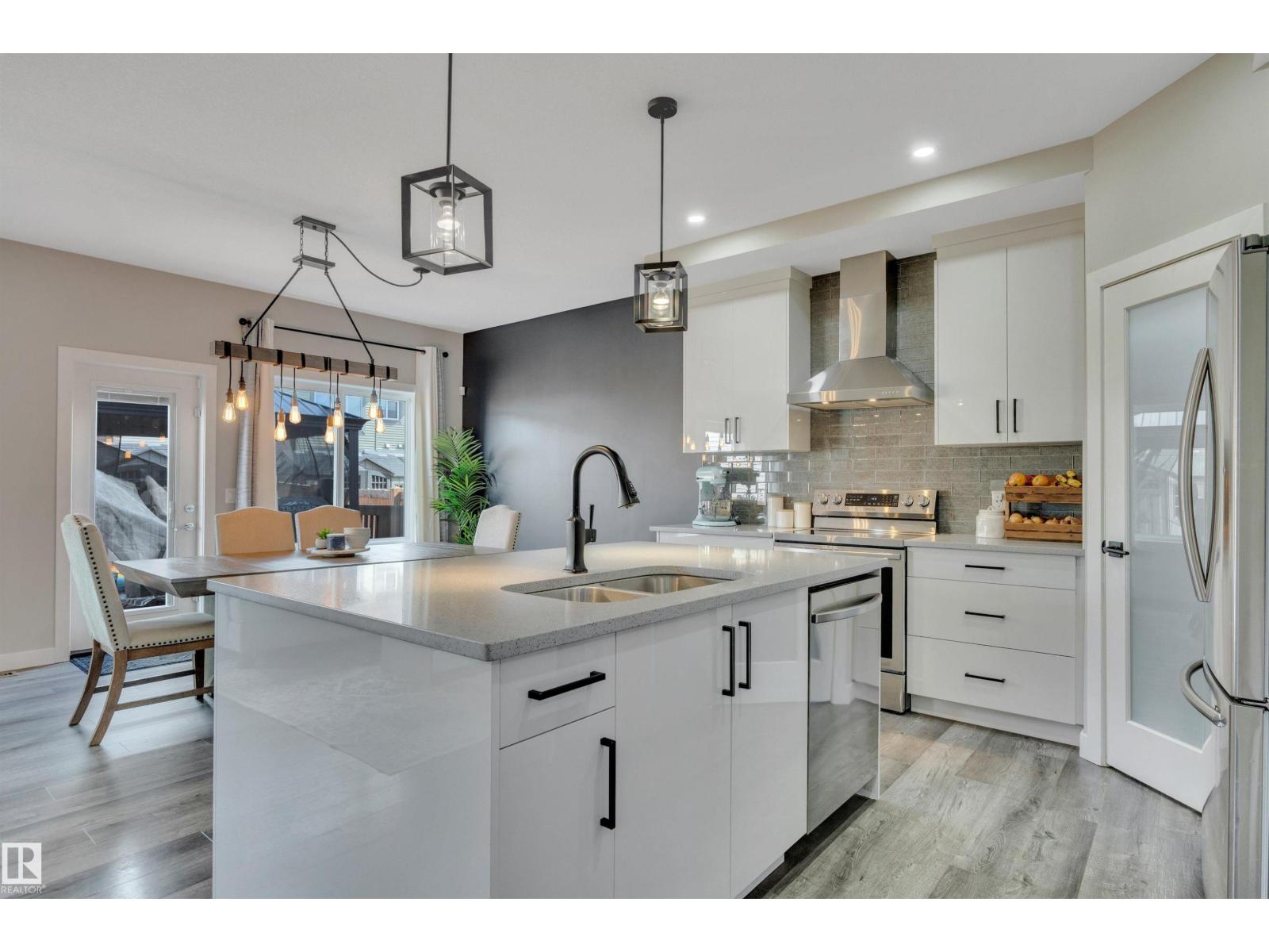 3808 45 AV — photo 19