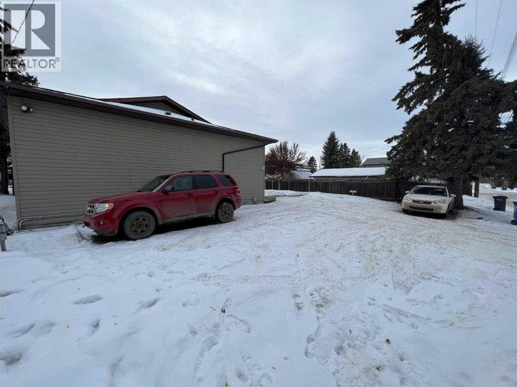 3832 47 Street - 2