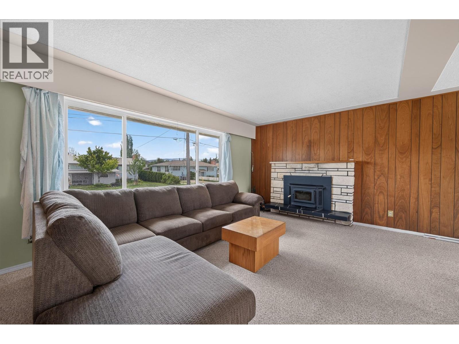 828 MCBRIDE Street - 4