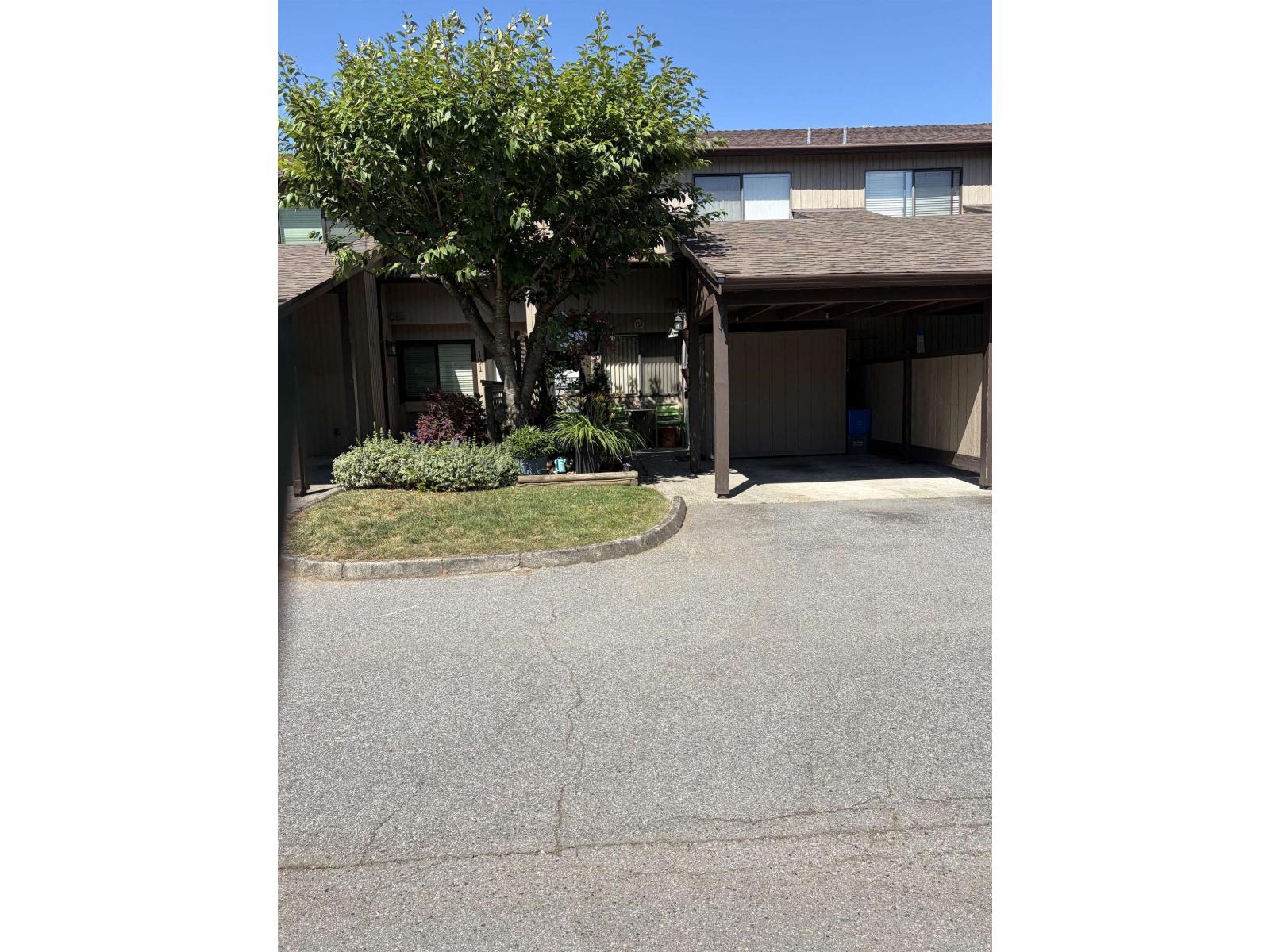 102 27044 32 AVENUE