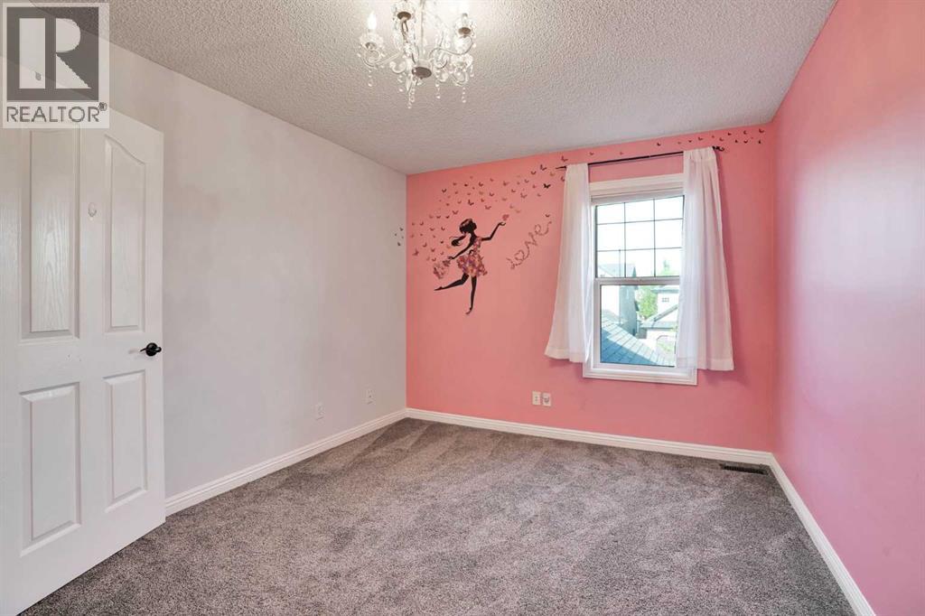 74 Cranleigh Green SE — photo 32
