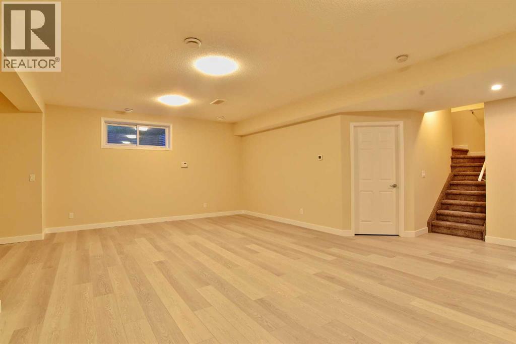 133 Panamount Court NW - 25