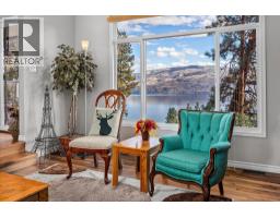 Kitchen - 5821 Atkinson Crescent, Peachland, BC V0H1X4 Photo 12
