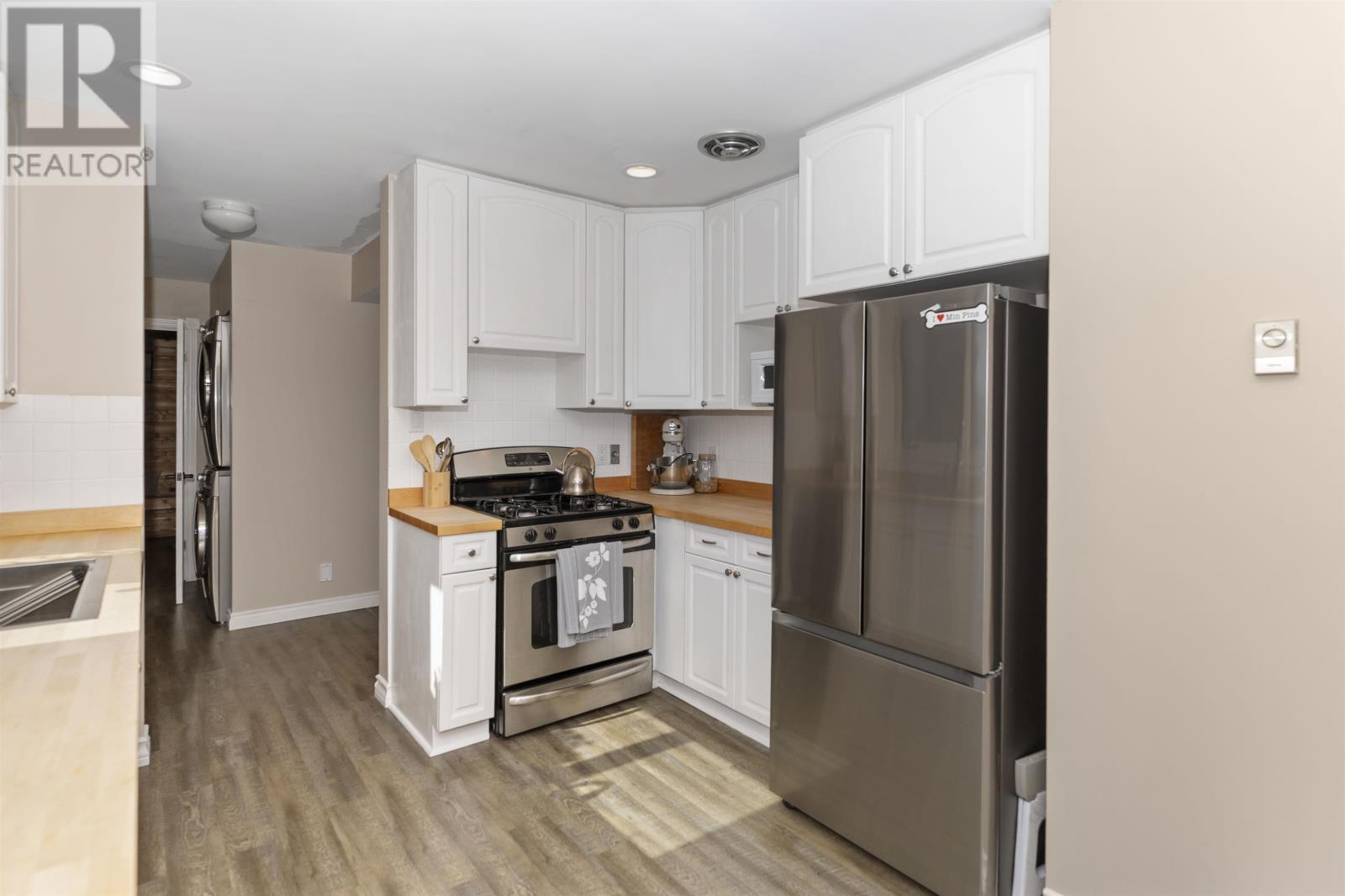 26 Margaret St S - 17