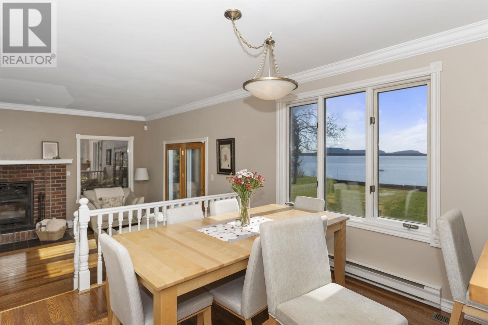26 Margaret St S - 14