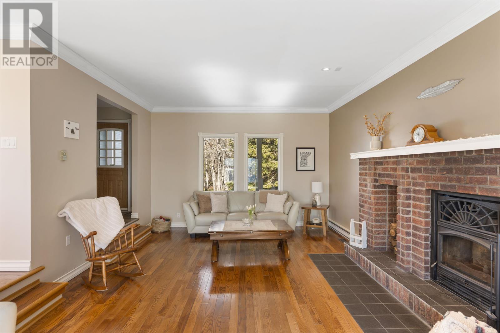 26 Margaret St S - 10