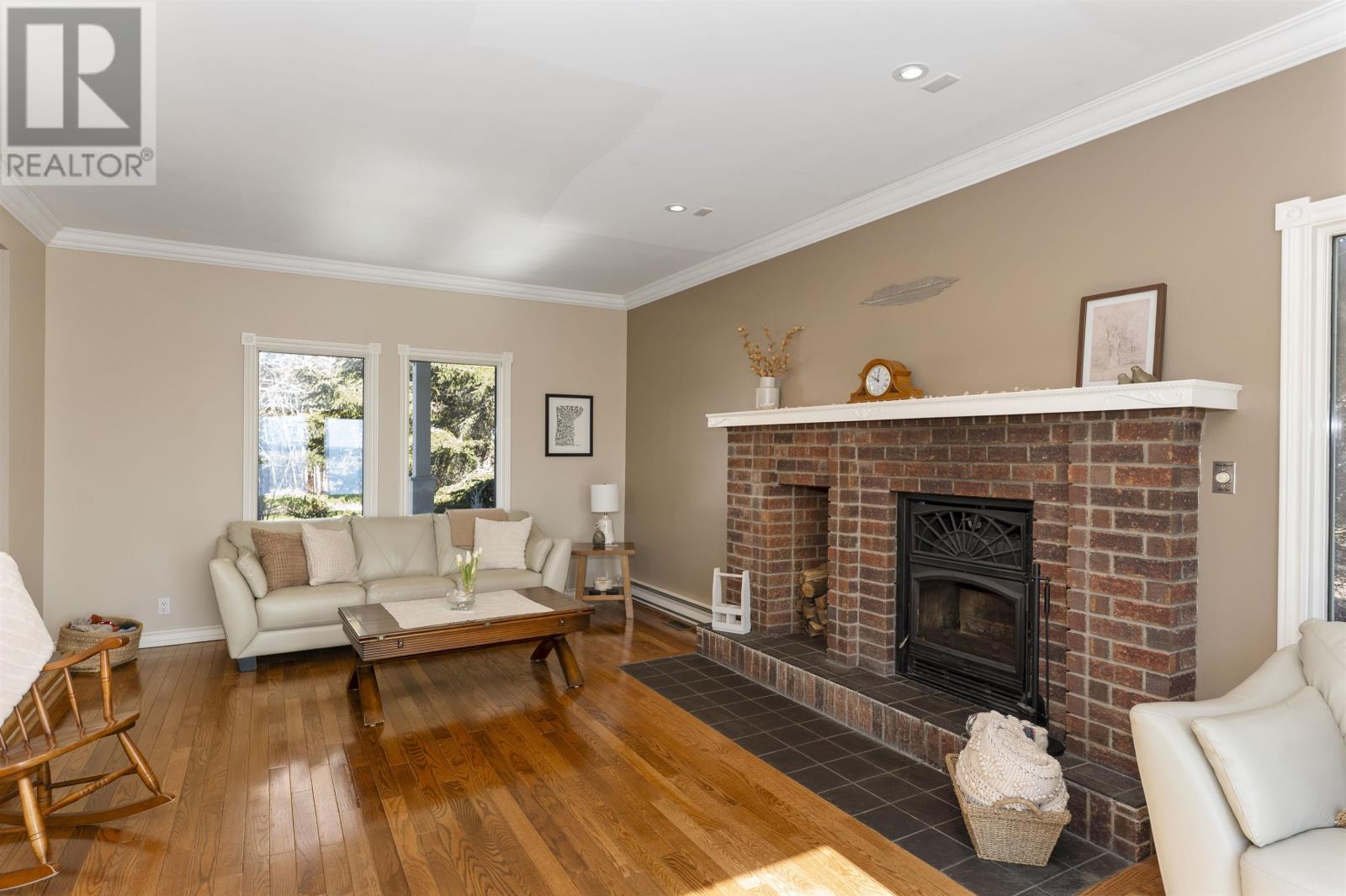 26 Margaret St S - 11