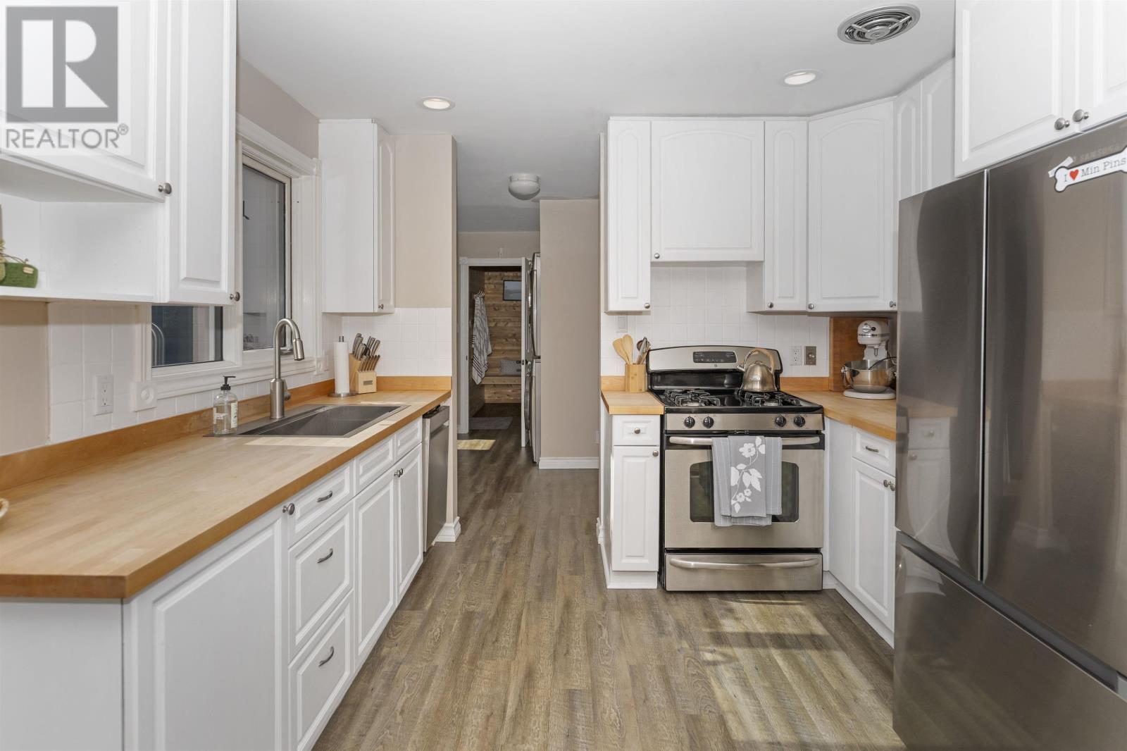 26 Margaret St S - 18