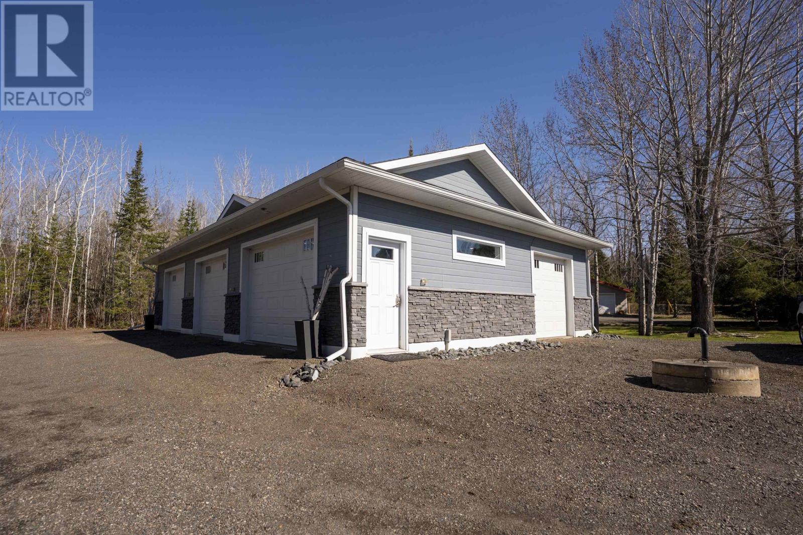 26 Margaret St S - 38