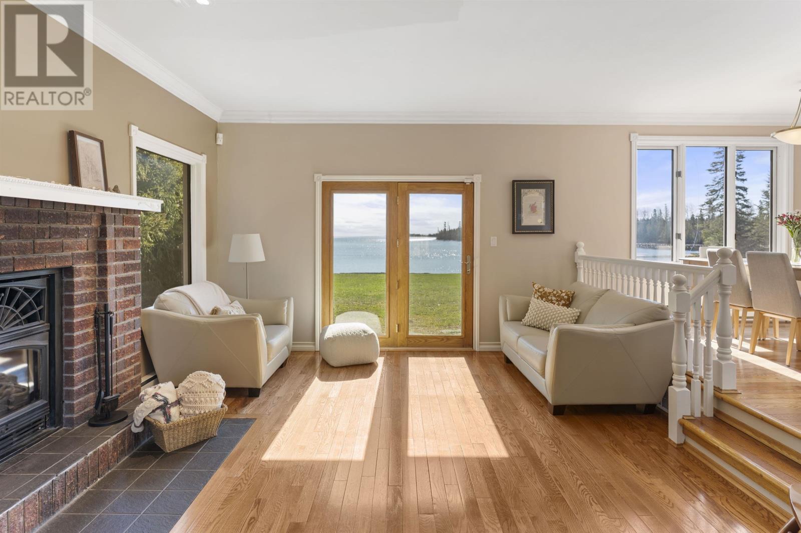 26 Margaret St S - 8