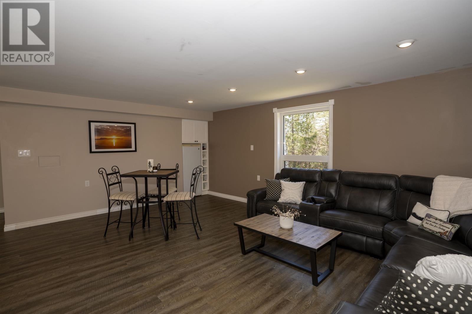 26 Margaret St S - 26