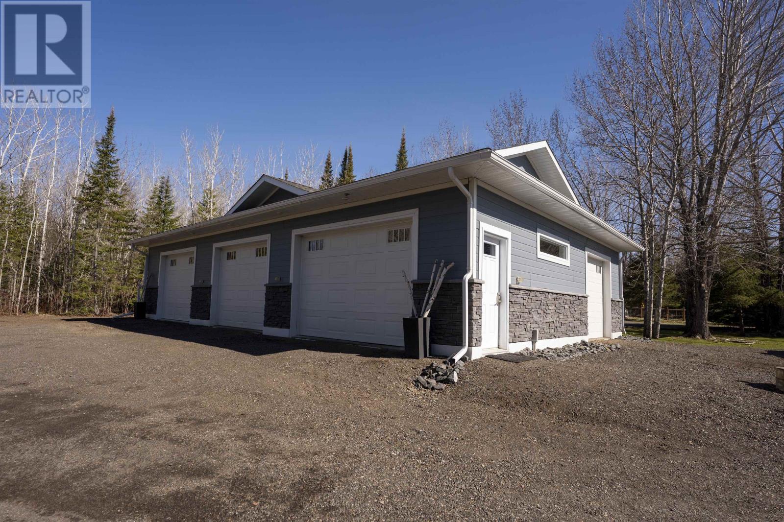 26 Margaret St S - 3