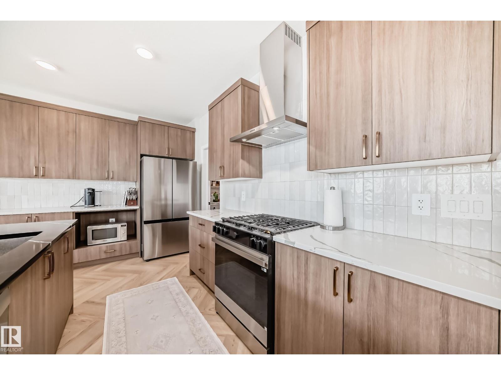 4231 206 ST NW - 12