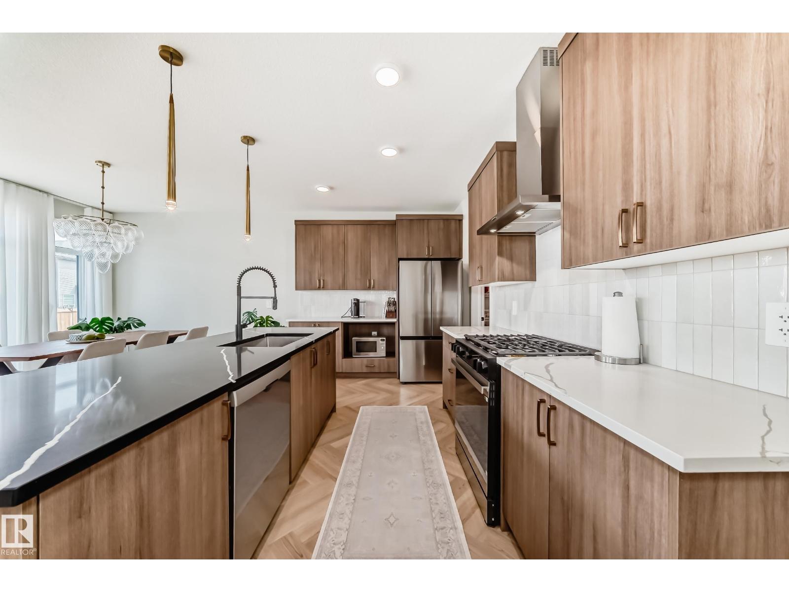 4231 206 ST NW - 13