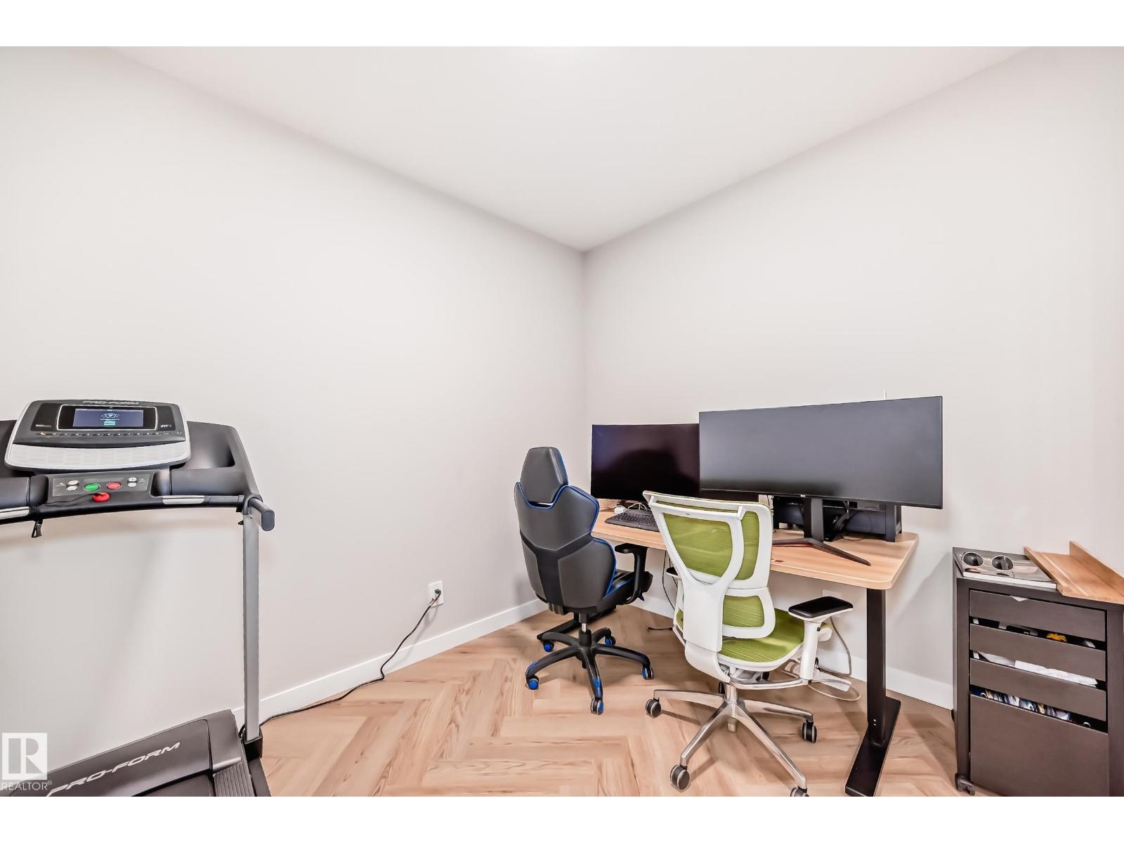 4231 206 ST NW - 21
