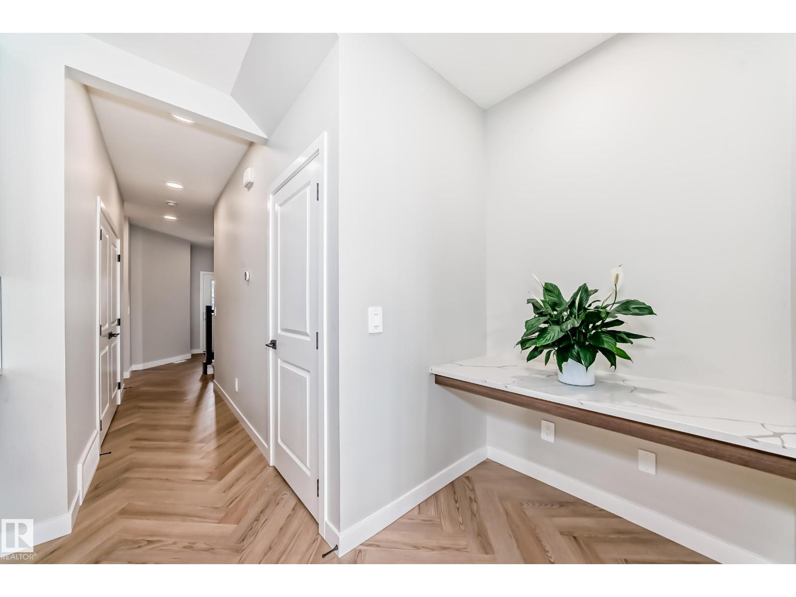 4231 206 ST NW - 25