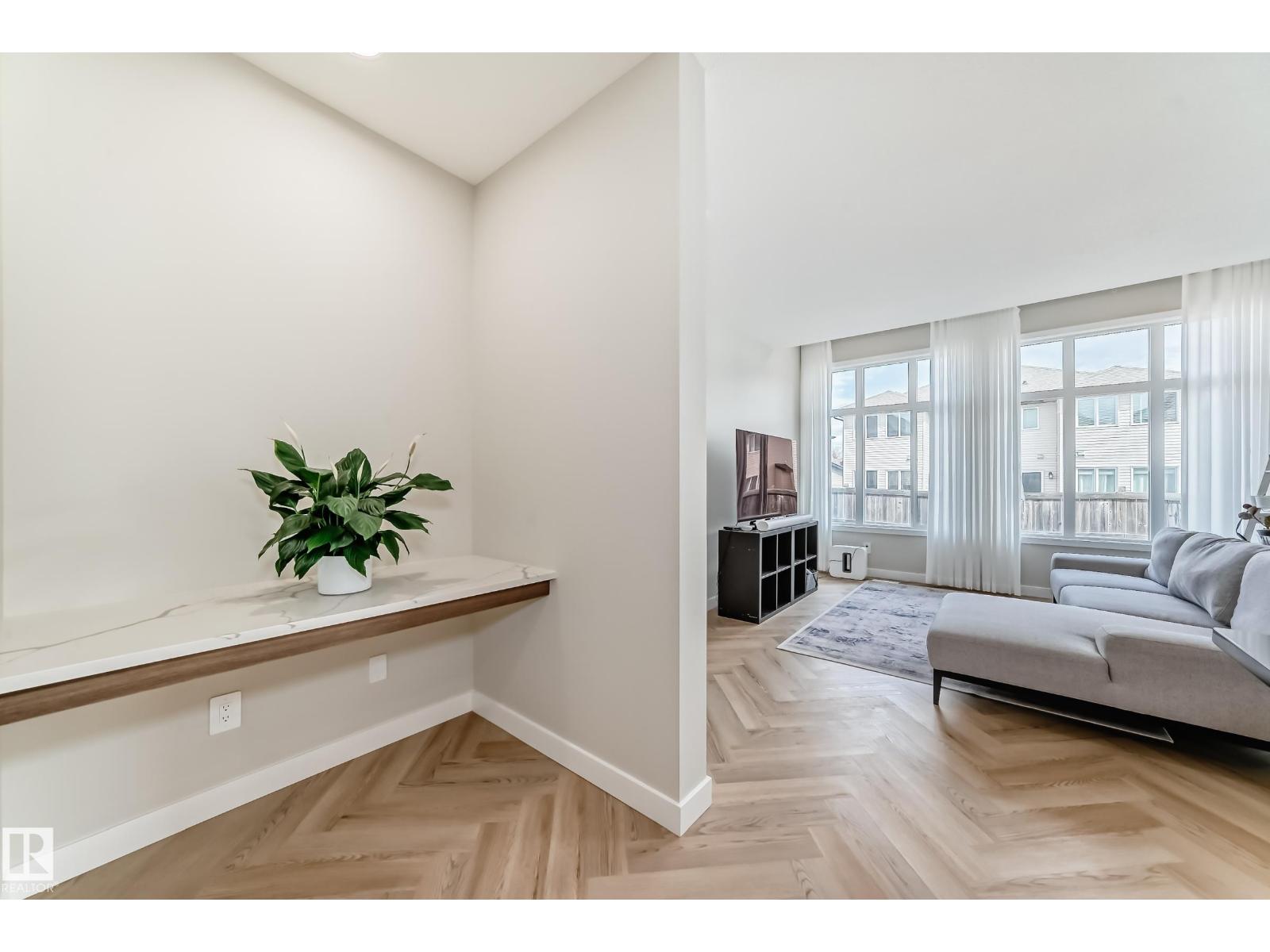 4231 206 ST NW - 26