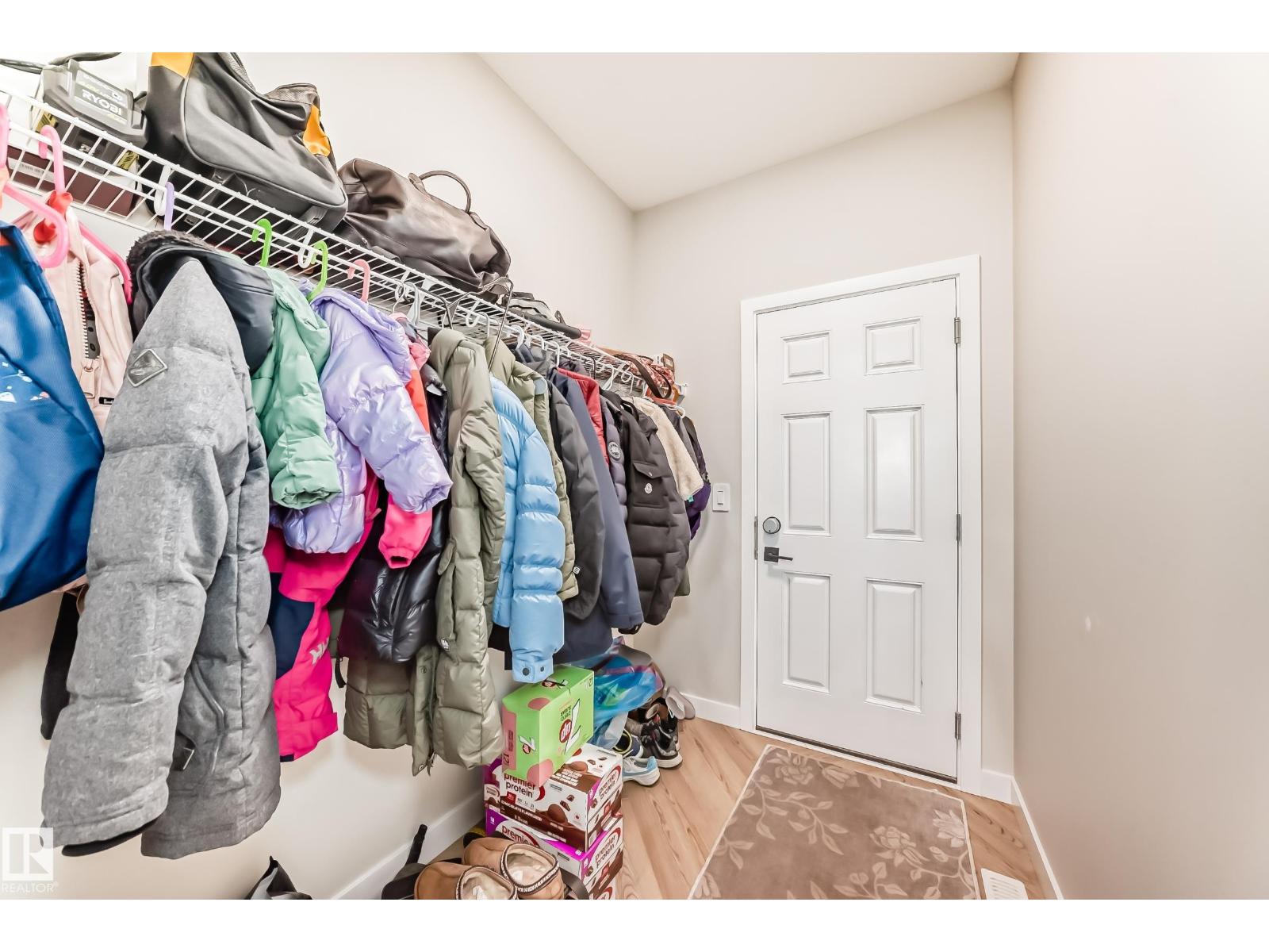 4231 206 ST NW - 29