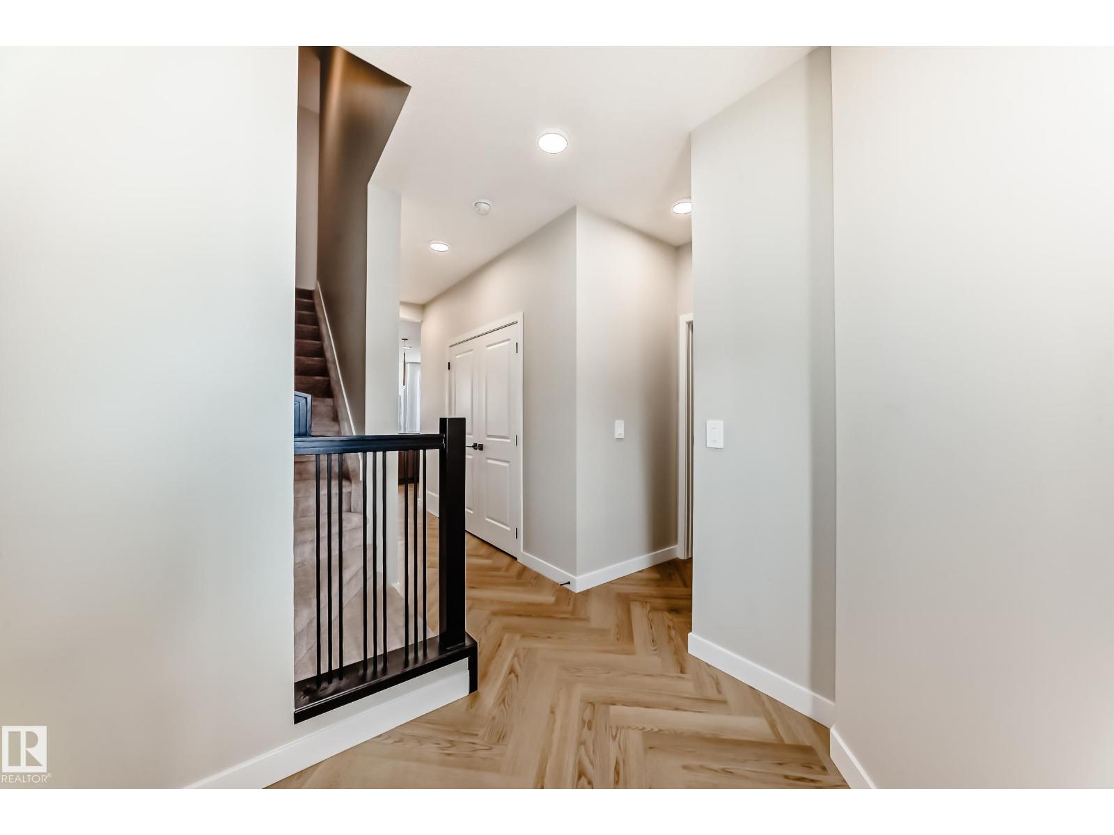4231 206 ST NW - 5
