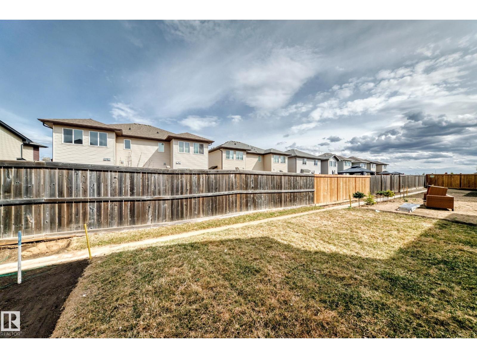 4231 206 ST NW - 61