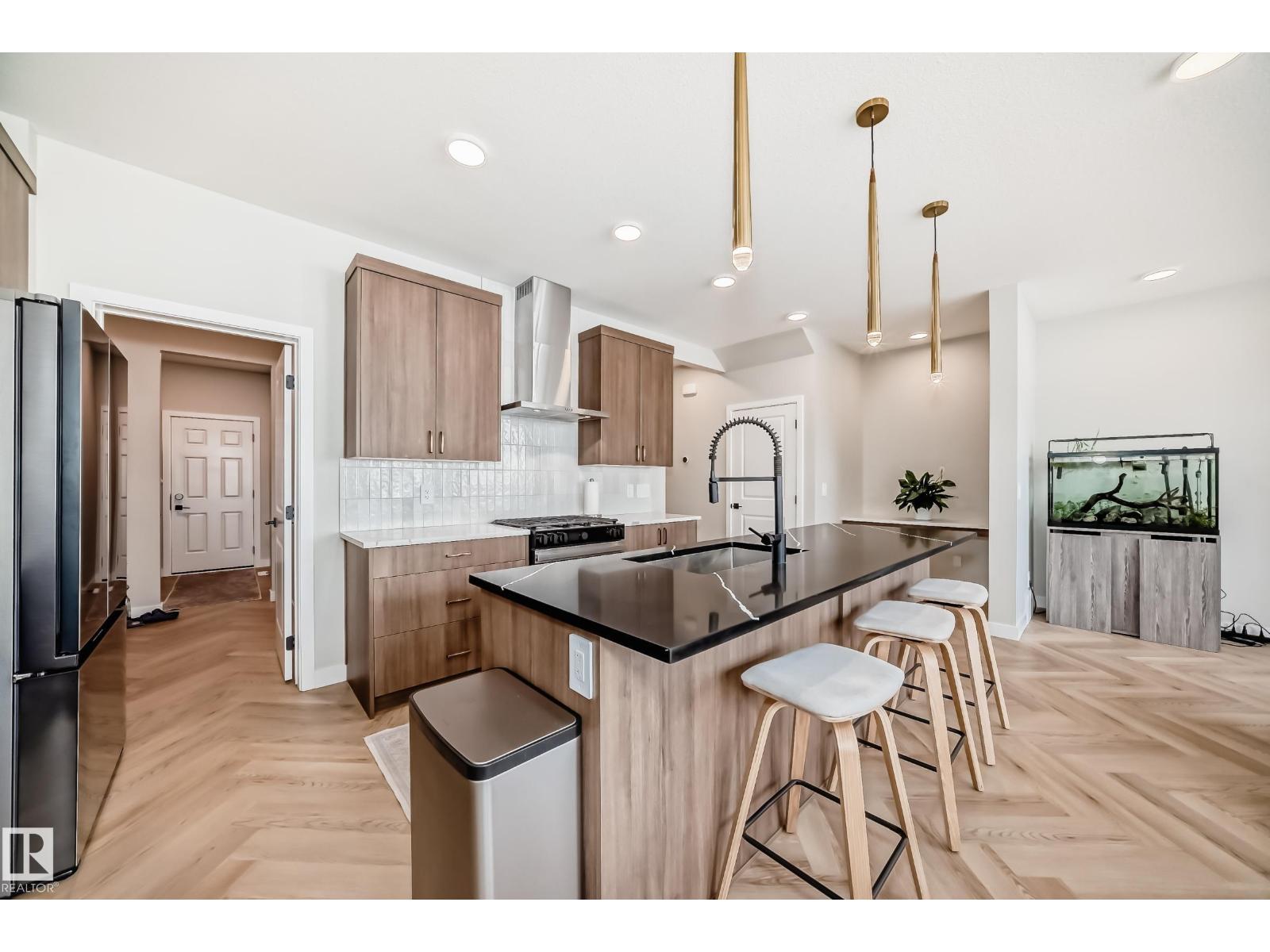 4231 206 ST NW - 7