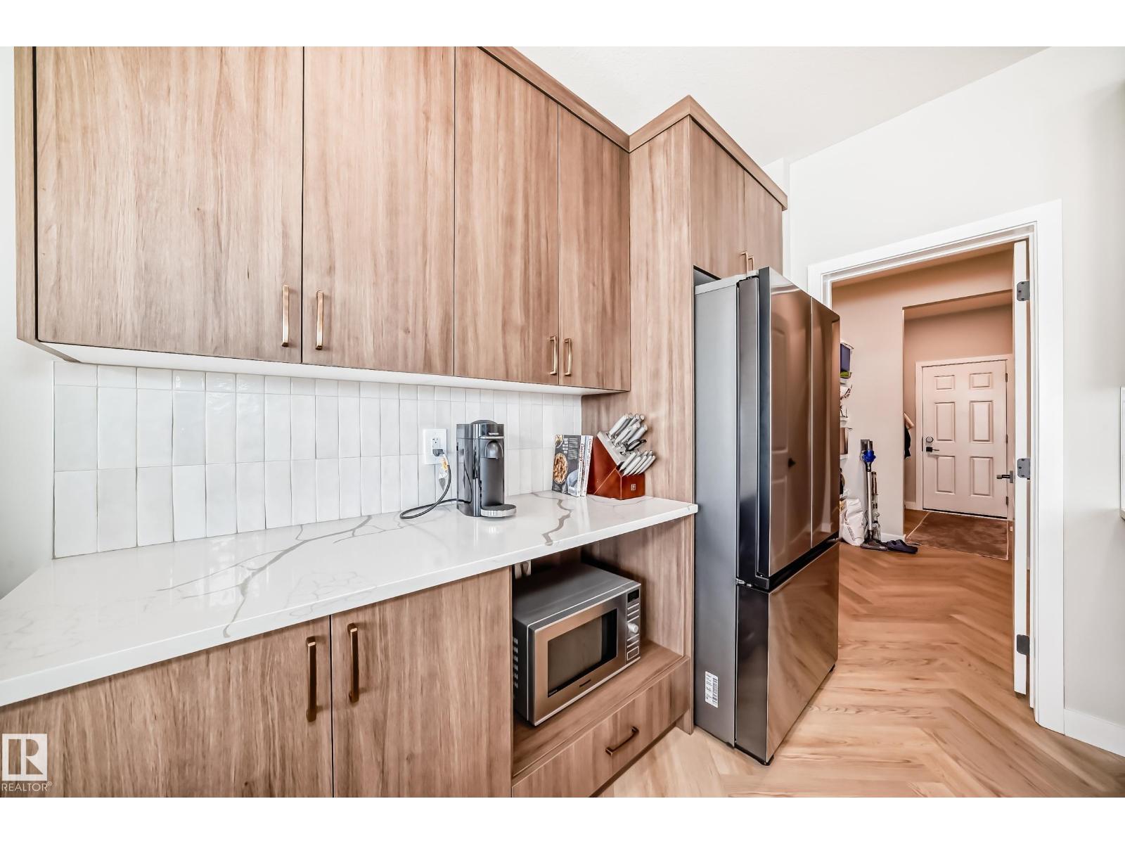 4231 206 ST NW - 8