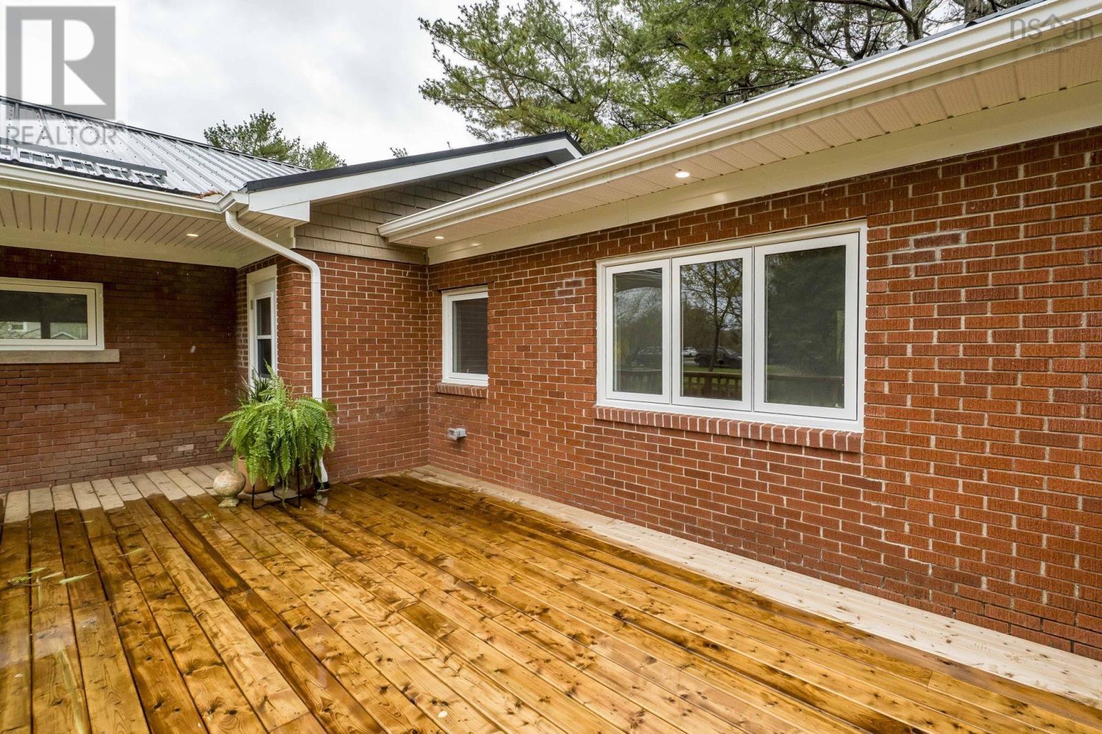 1649 Avondale Road - 3