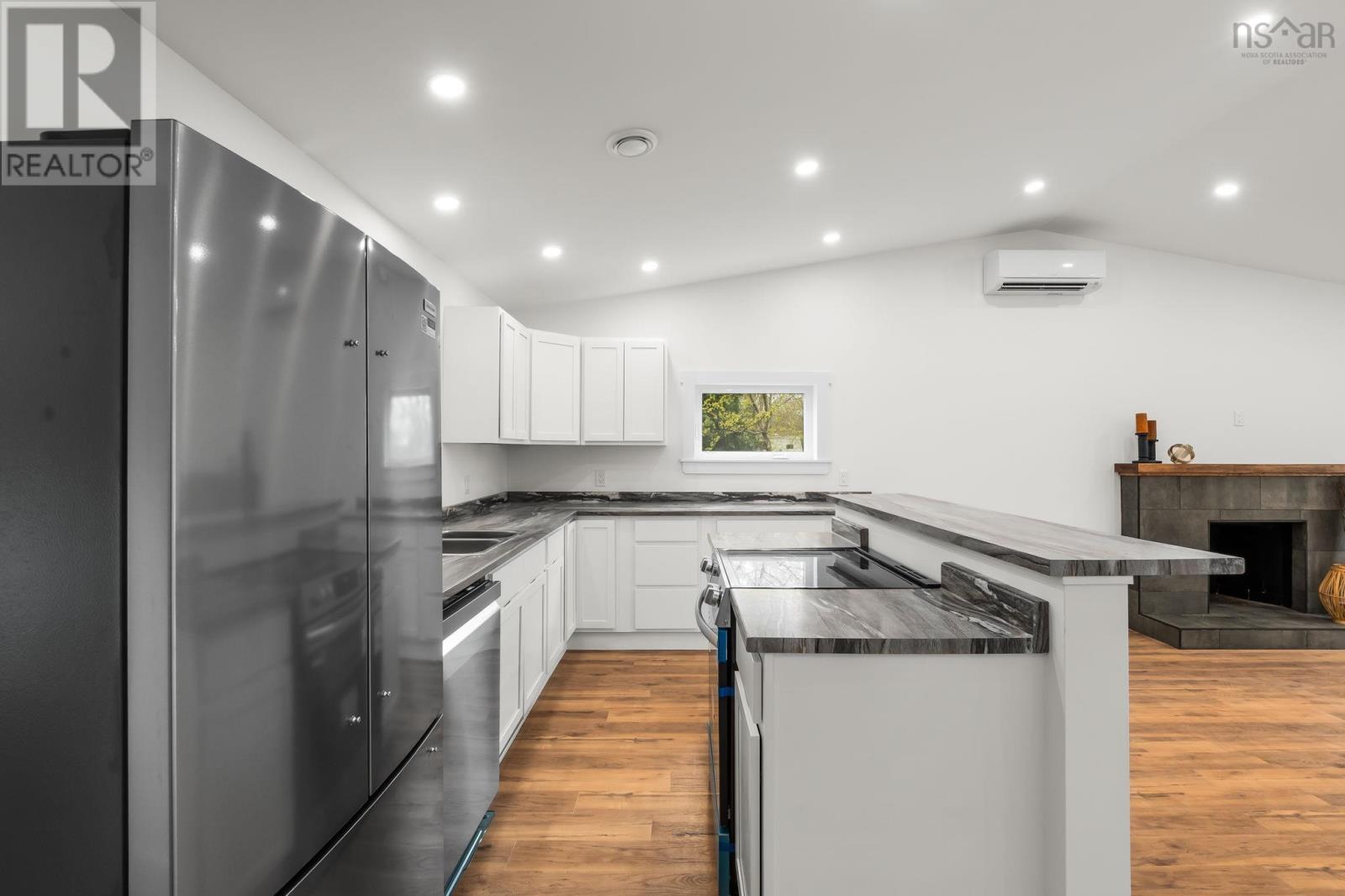 1649 Avondale Road - 17