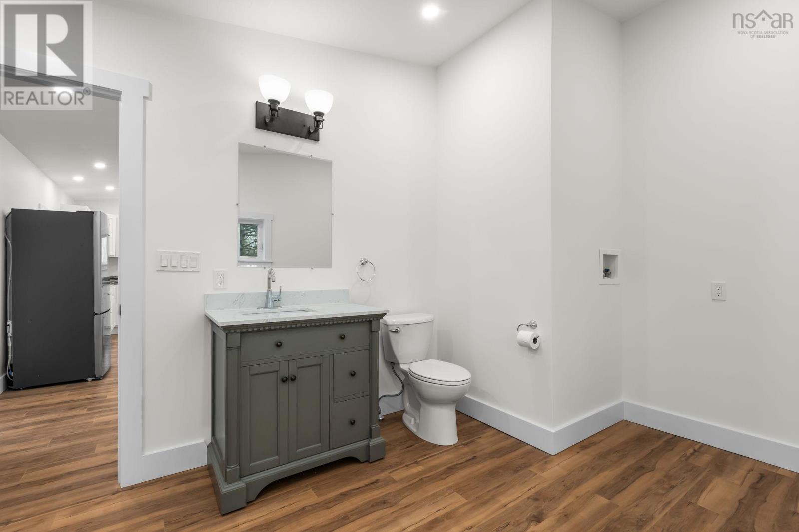 1649 Avondale Road - 21