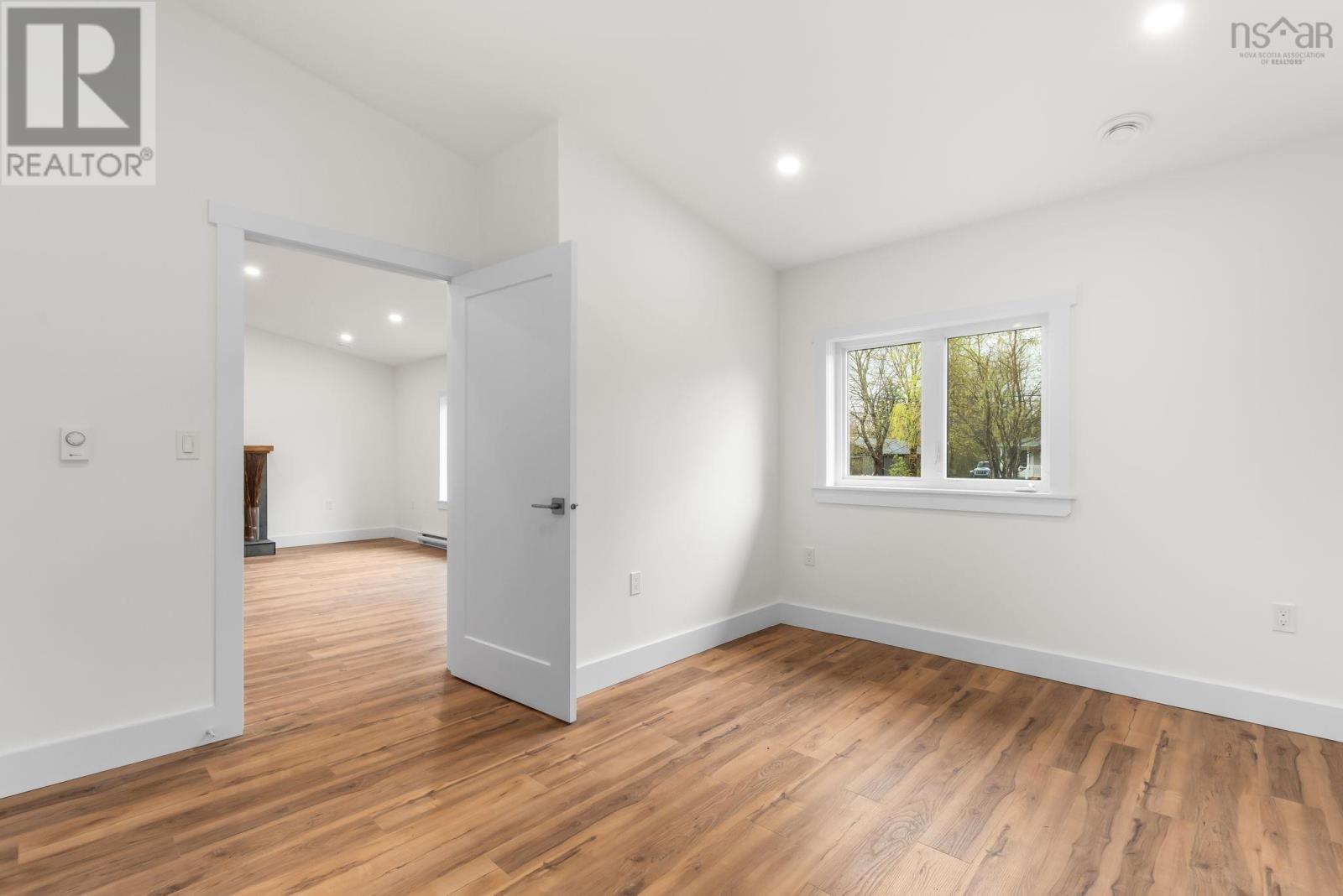 1649 Avondale Road - 20