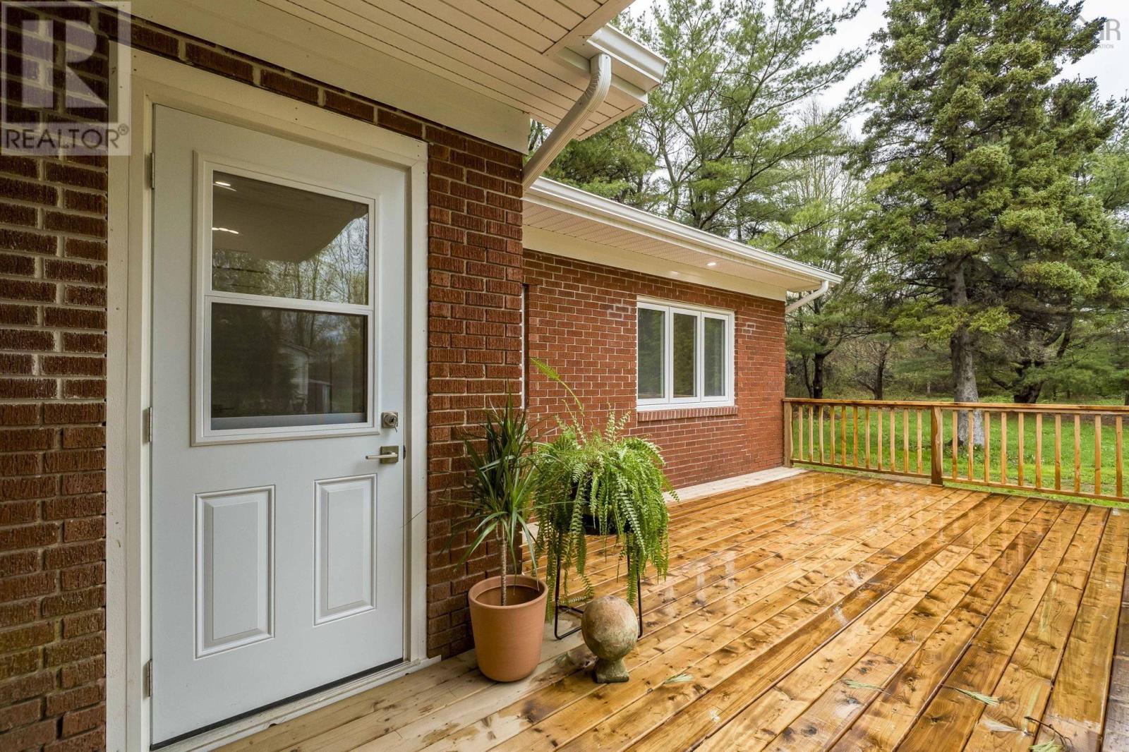 1649 Avondale Road - 6