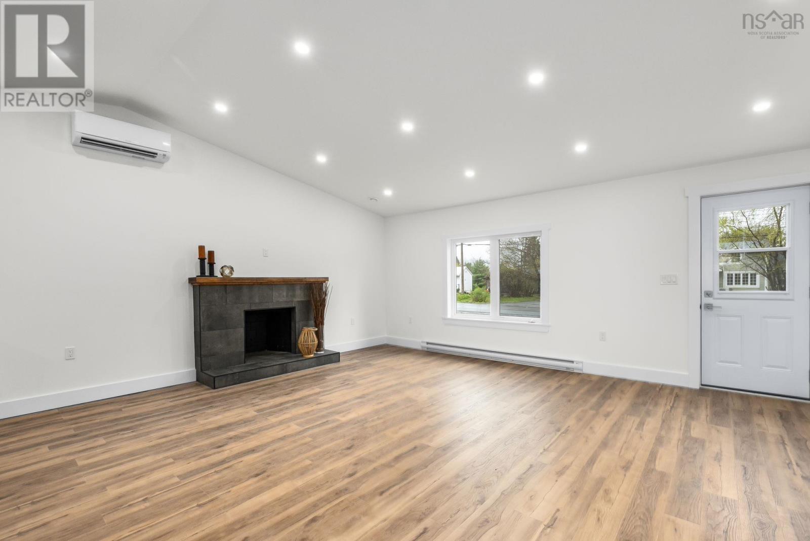 1649 Avondale Road - 9