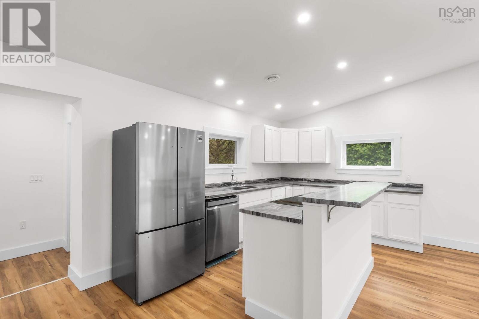 1649 Avondale Road - 14