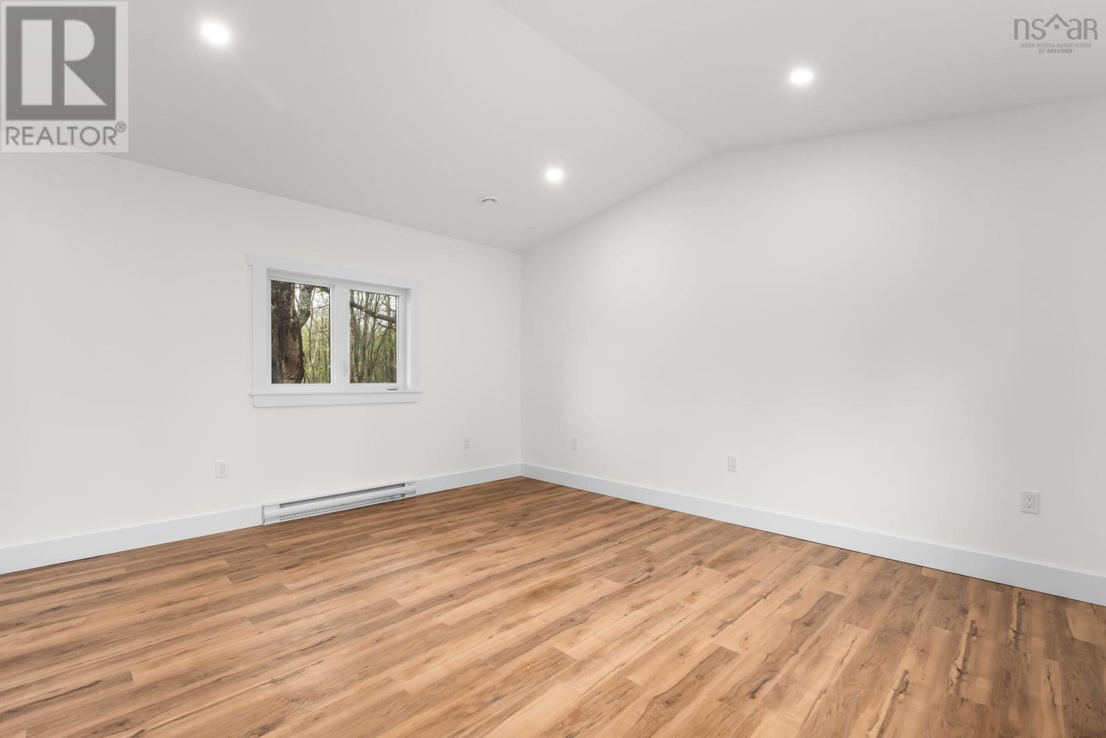 1649 Avondale Road - 25