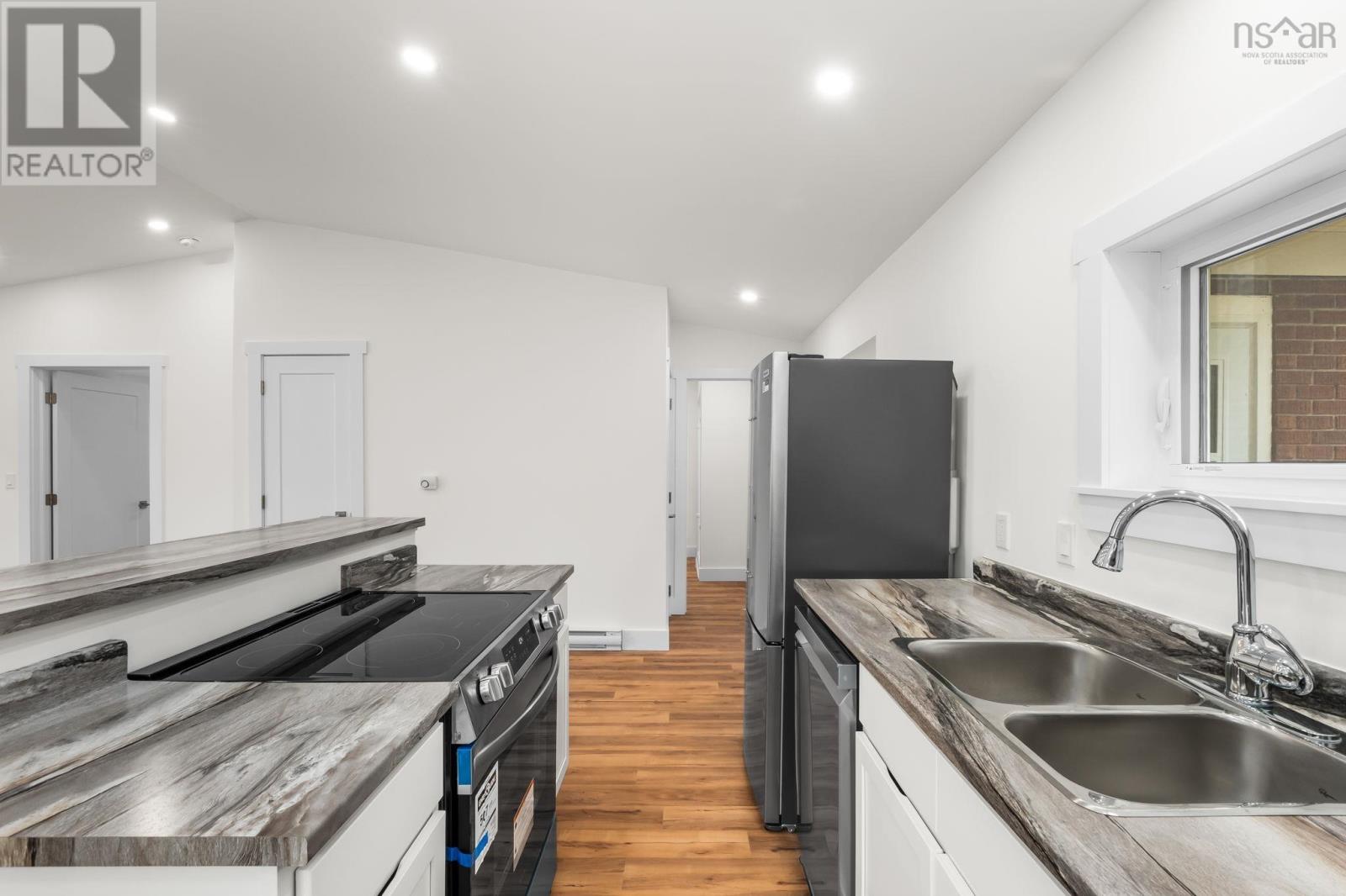 1649 Avondale Road - 18