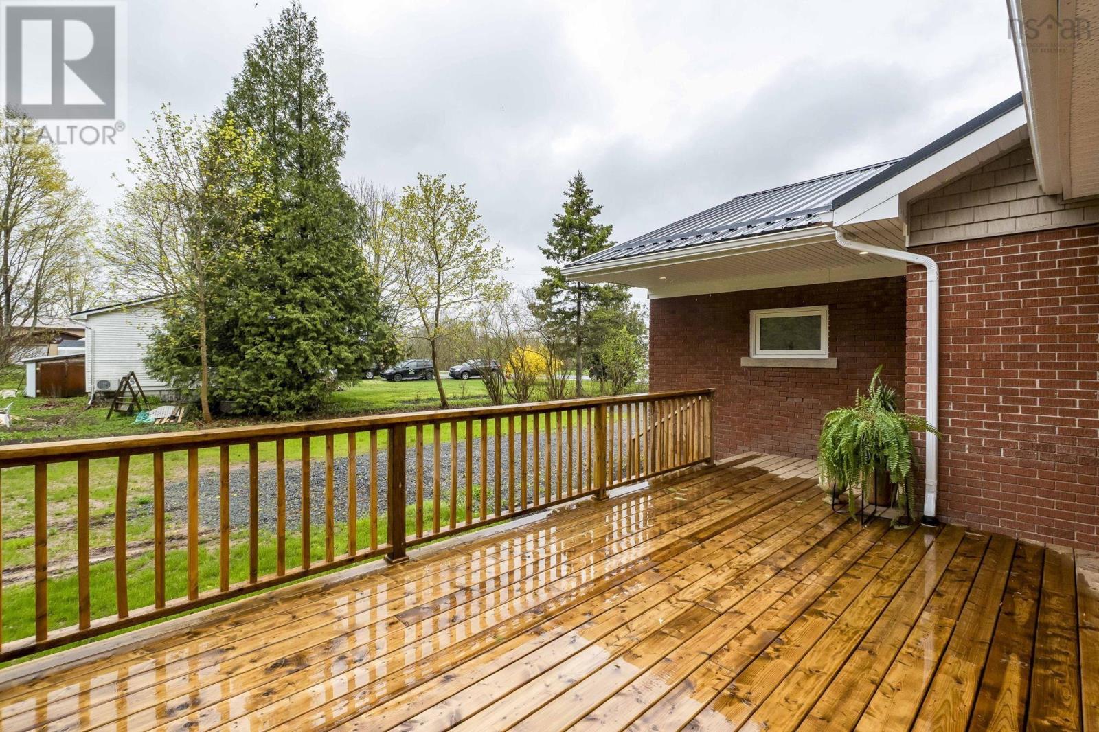 1649 Avondale Road - 7