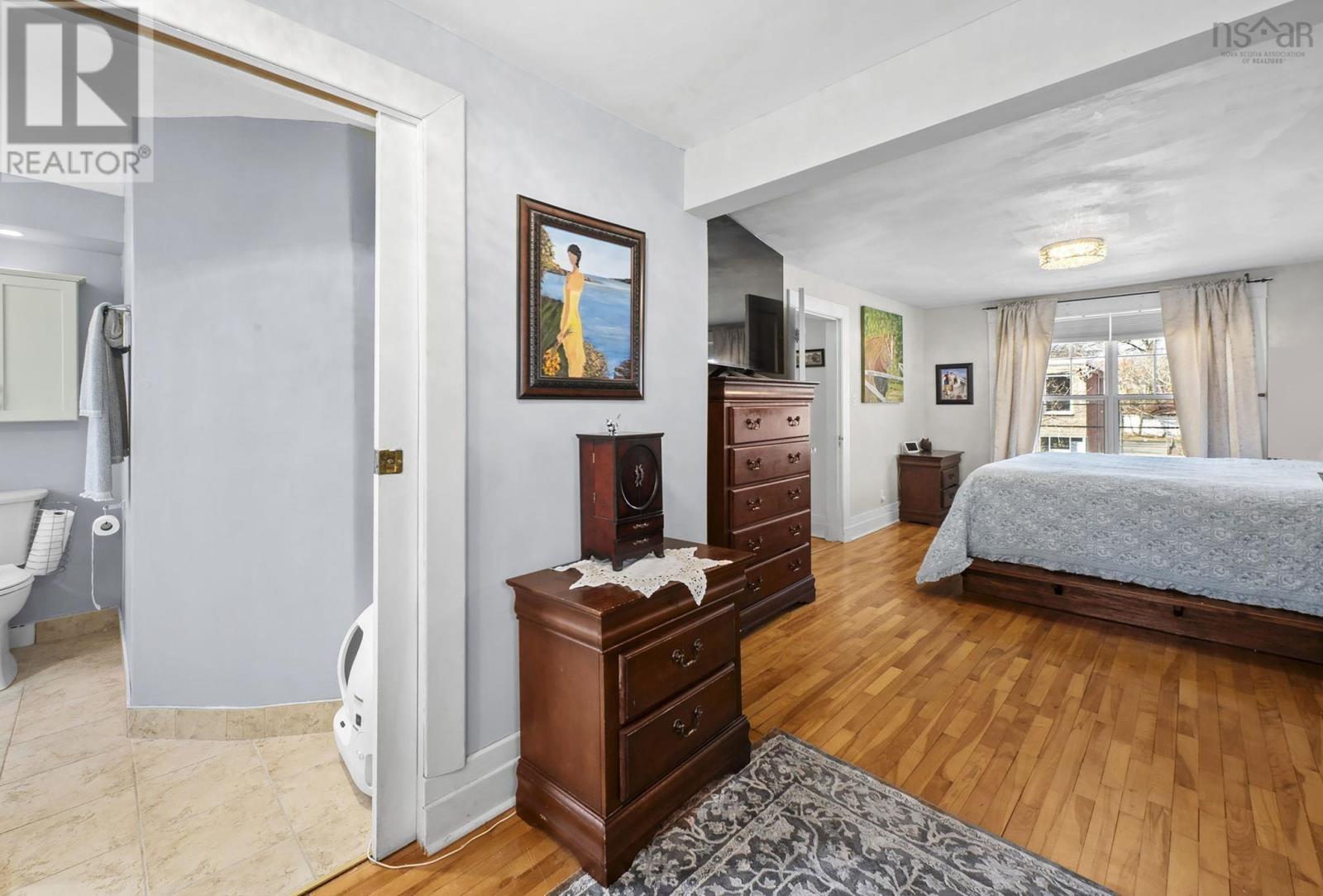 949 McLean Street - 24